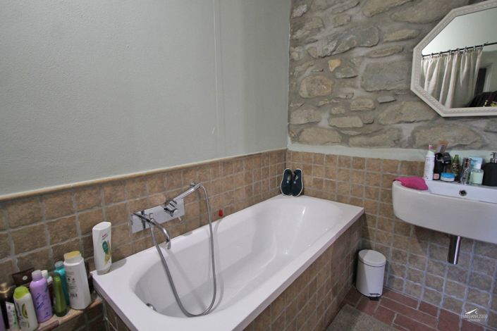 Image No.17-2 Bed Property for sale