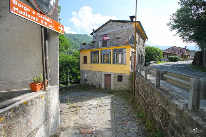 Image No.2-Propriété de 2 chambres à vendre à Fivizzano