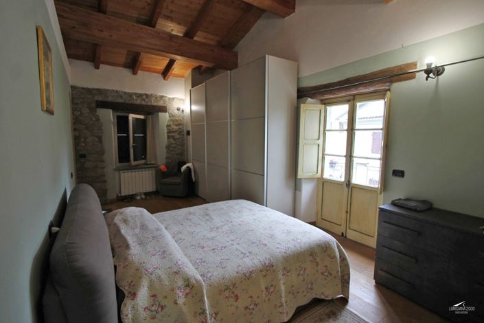 Image No.20-2 Bed Property for sale
