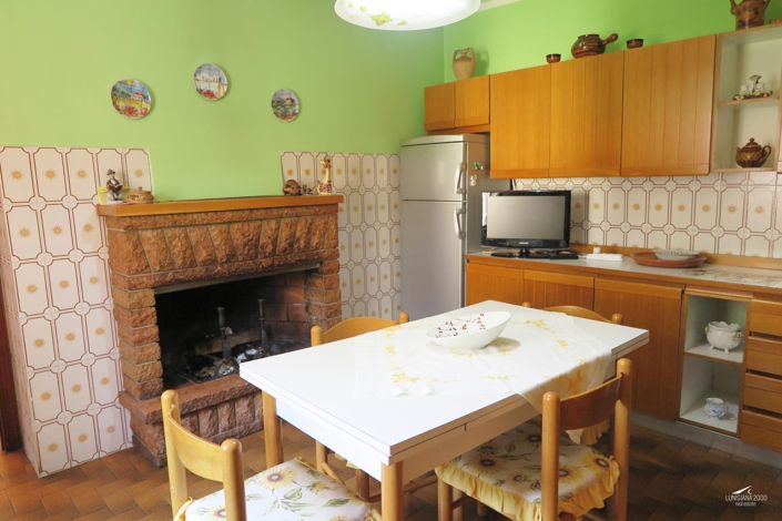 Image No.10-2 Bed Property for sale