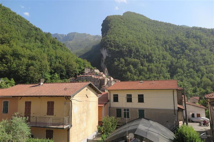 Image No.18-2 Bed Property for sale