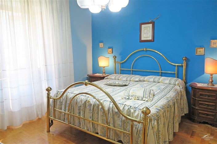 Image No.21-2 Bed Property for sale