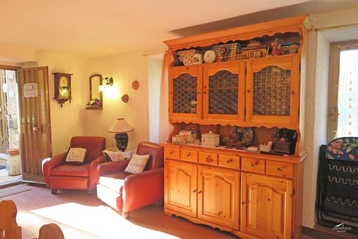 Image No.17-2 Bed Property for sale