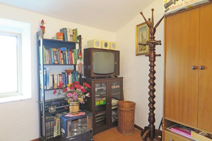 Image No.28-2 Bed Property for sale