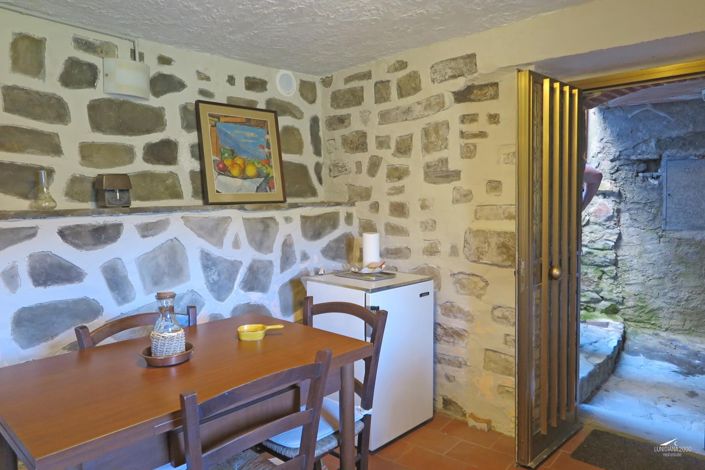 Image No.7-2 Bed Property for sale