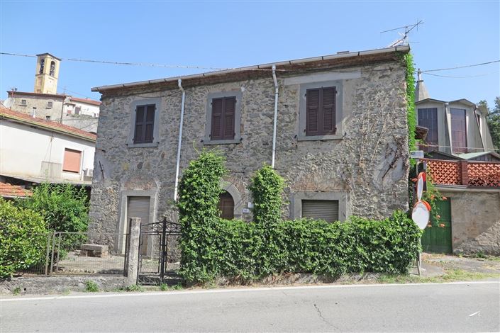 Image No.1-Propriété de 4 chambres à vendre à Fivizzano