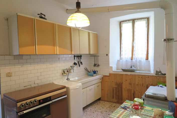 Image No.10-2 Bed Property for sale