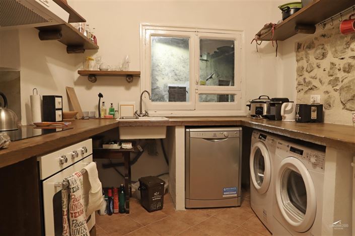 Image No.9-8 Bed Property for sale