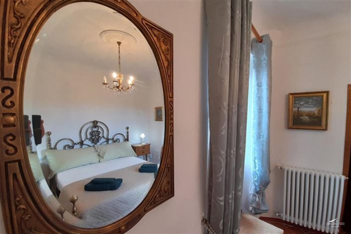 Image No.16-8 Bed Property for sale