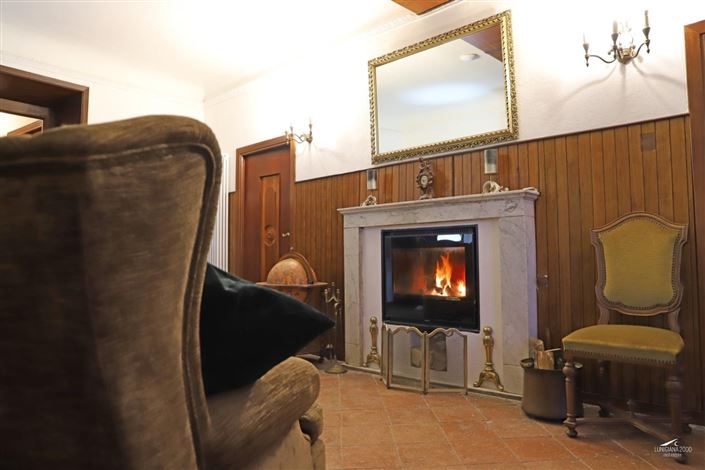 Image No.22-8 Bed Property for sale