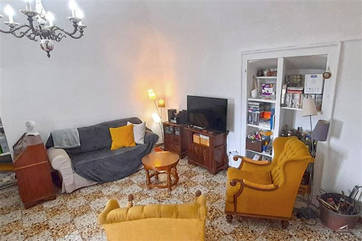 Image No.23-8 Bed Property for sale