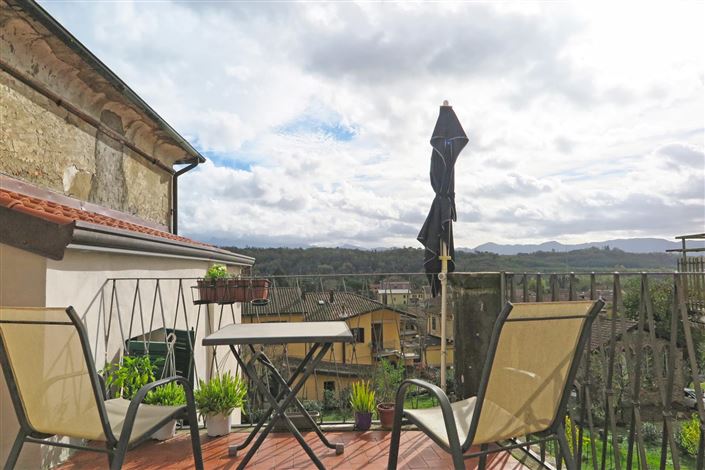 Image No.24-8 Bed Property for sale