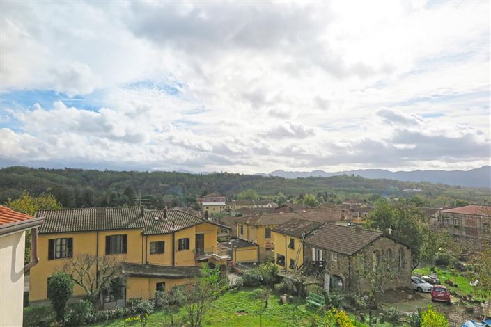 Image No.26-8 Bed Property for sale