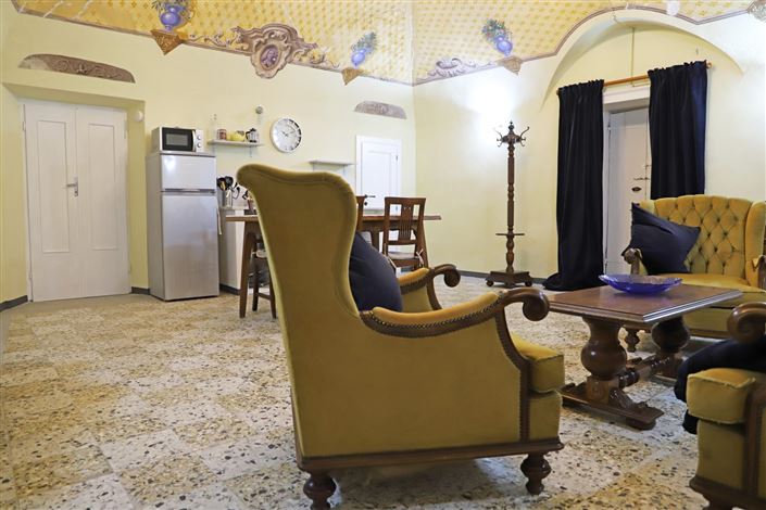 Image No.31-8 Bed Property for sale