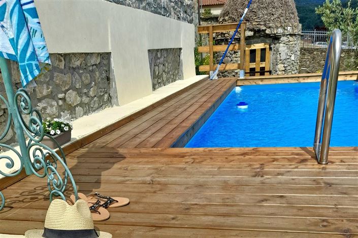 Image No.40-8 Bed Property for sale