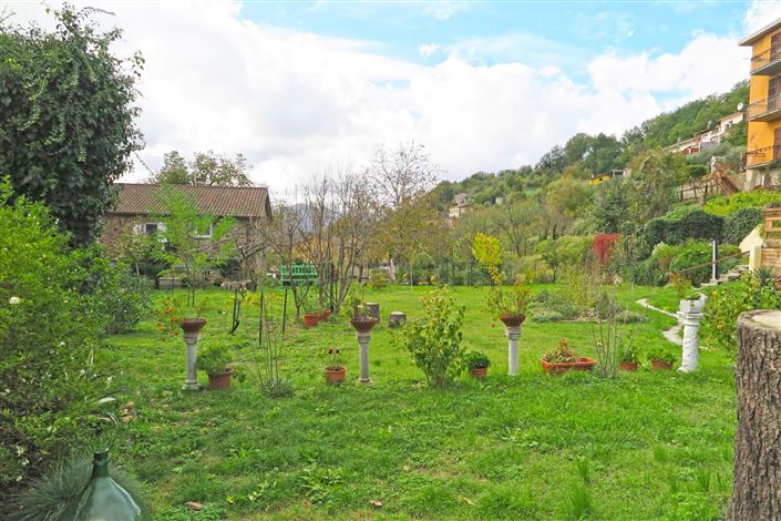 Image No.46-8 Bed Property for sale