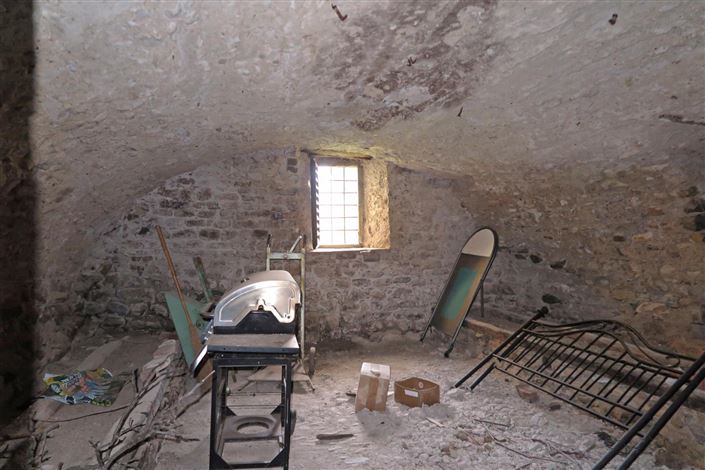 Image No.55-8 Bed Property for sale