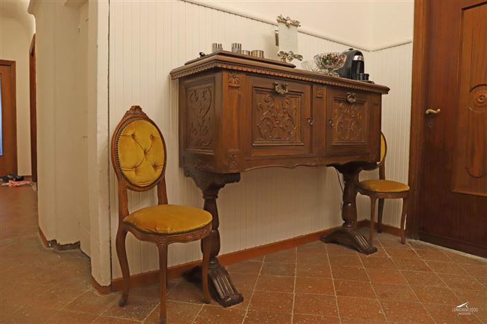 Image No.8-8 Bed Property for sale