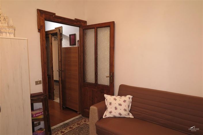 Image No.11-6 Bed Property for sale