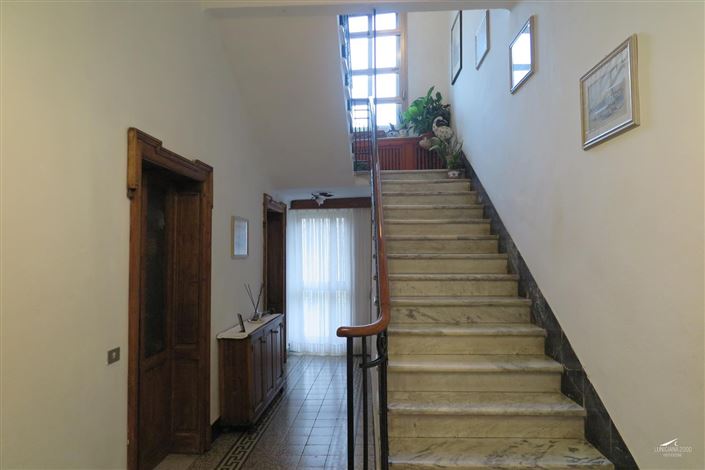 Image No.14-6 Bed Property for sale