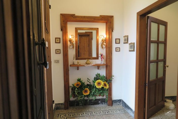 Image No.2-Propriété de 6 chambres à vendre à Bagnone