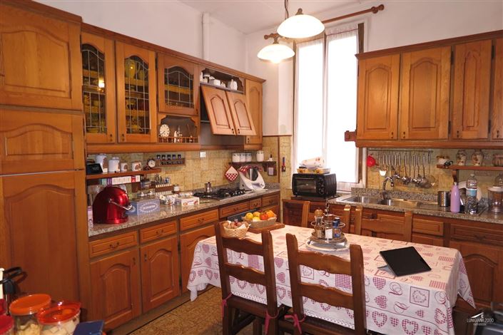 Image No.23-6 Bed Property for sale