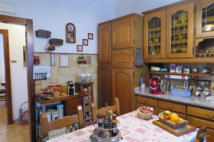 Image No.27-6 Bed Property for sale