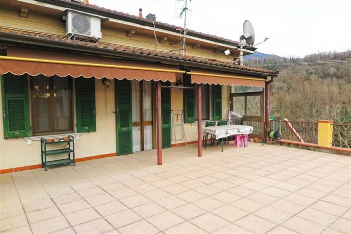 Image No.30-6 Bed Property for sale