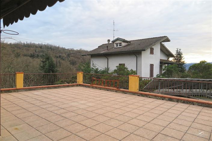 Image No.31-6 Bed Property for sale