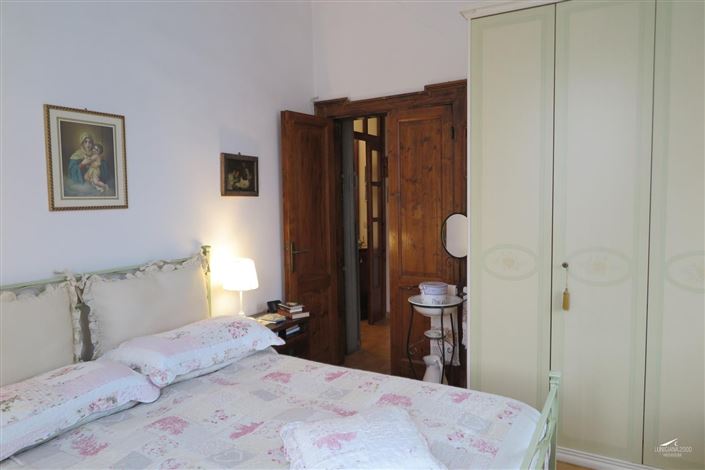 Image No.35-6 Bed Property for sale