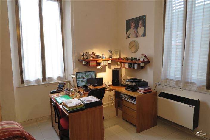 Image No.36-6 Bed Property for sale