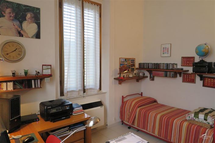 Image No.38-6 Bed Property for sale