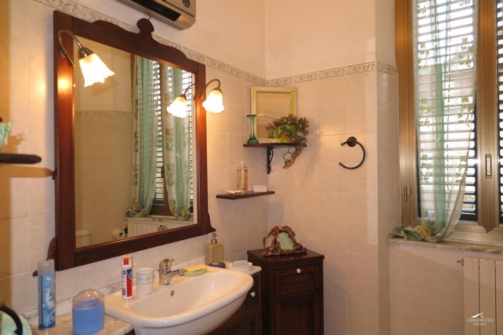 Image No.4-Propriété de 6 chambres à vendre à Bagnone