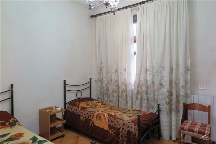 Image No.45-6 Bed Property for sale