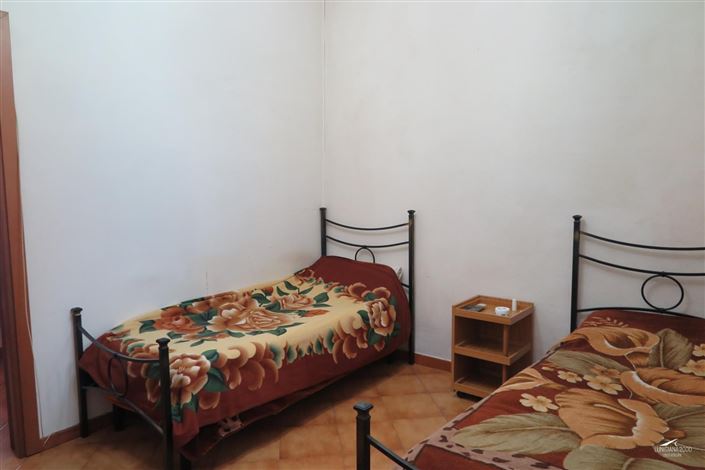 Image No.46-6 Bed Property for sale