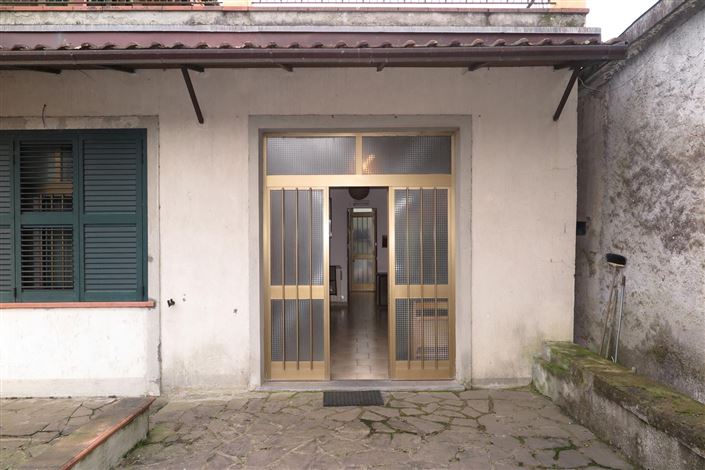 Image No.57-6 Bed Property for sale