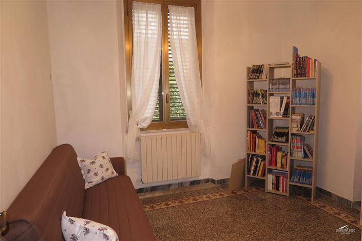 Image No.8-6 Bed Property for sale