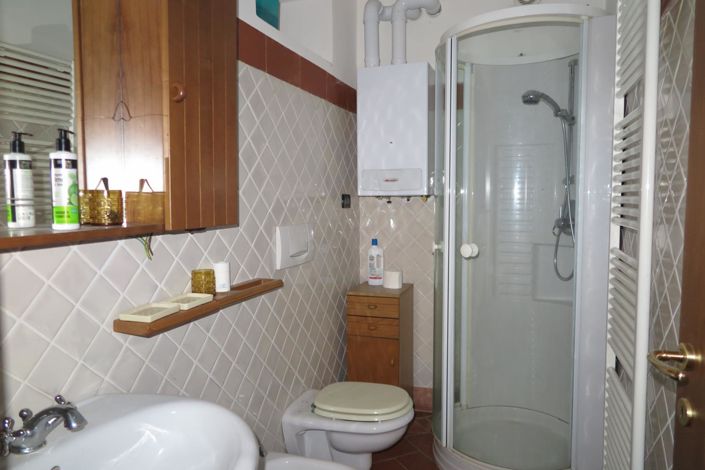 Image No.20-2 Bed Apartment for sale