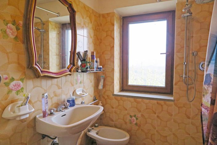 Image No.22-2 Bed Property for sale