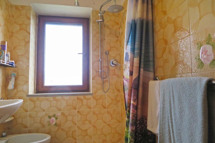 Image No.23-2 Bed Property for sale