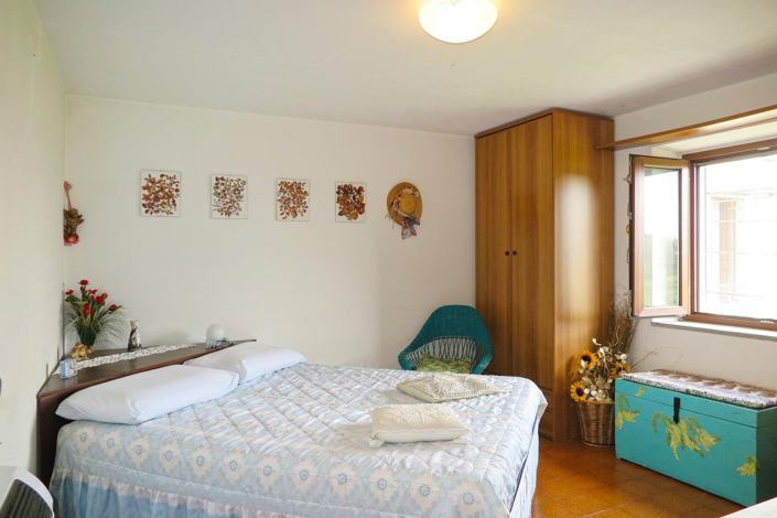 Image No.25-2 Bed Property for sale