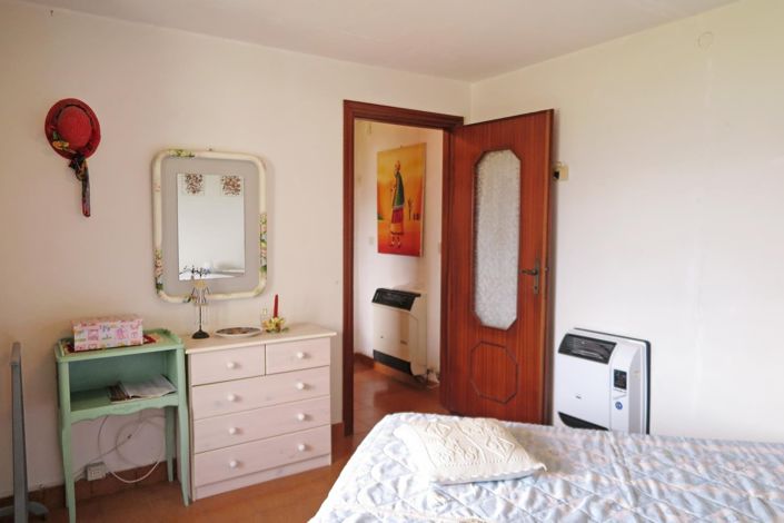 Image No.27-2 Bed Property for sale