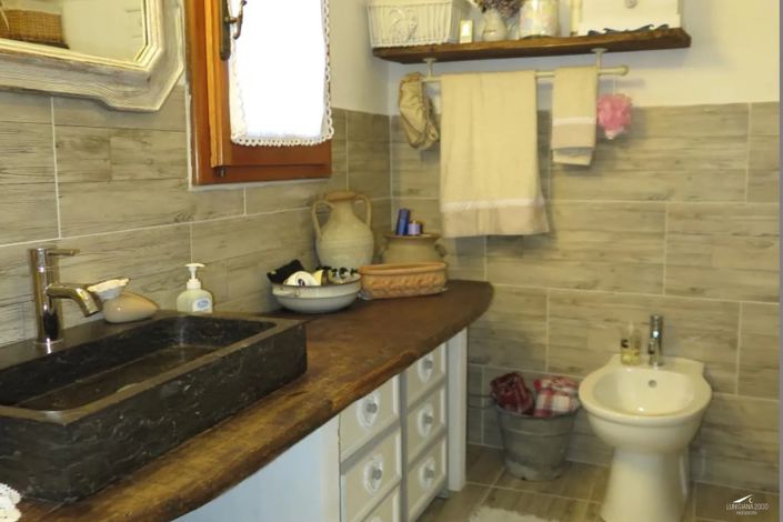 Image No.10-2 Bed Property for sale