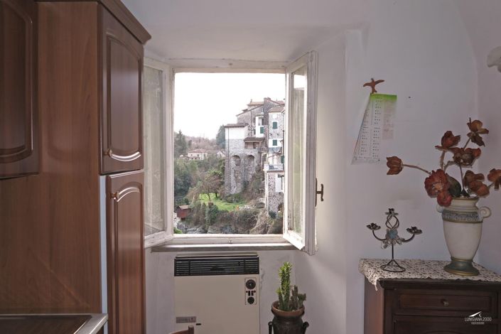 Image No.21-2 Bed Property for sale