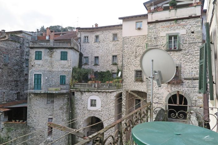 Image No.27-2 Bed Property for sale