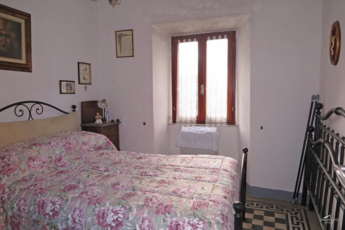 Image No.32-2 Bed Property for sale