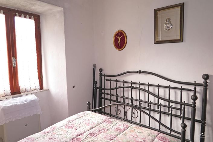 Image No.36-2 Bed Property for sale