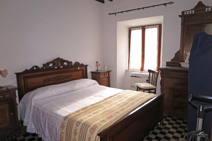 Image No.40-2 Bed Property for sale