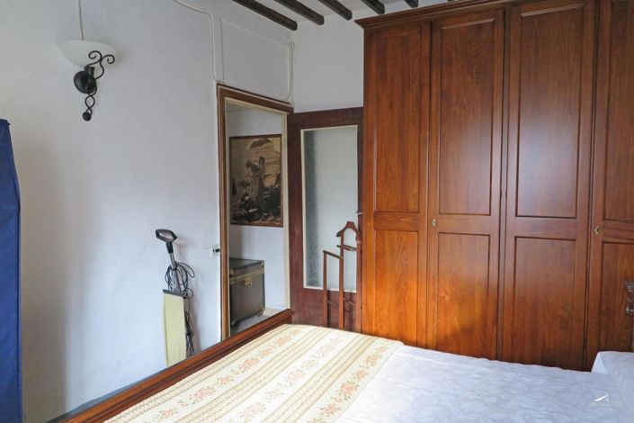 Image No.42-2 Bed Property for sale
