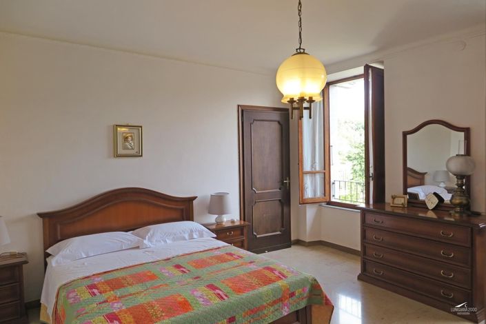 Image No.16-3 Bed Property for sale